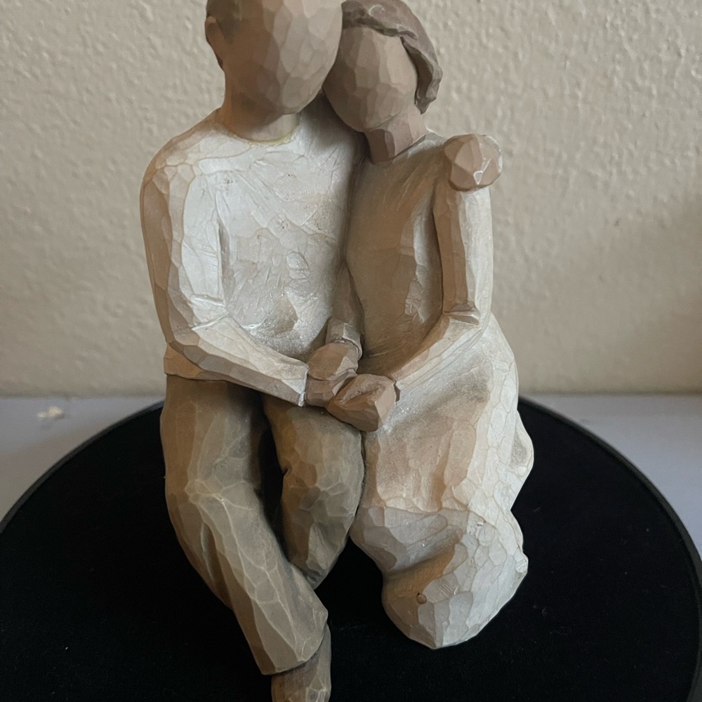 Willow Tree Embrace Sculpture - Anniversary
